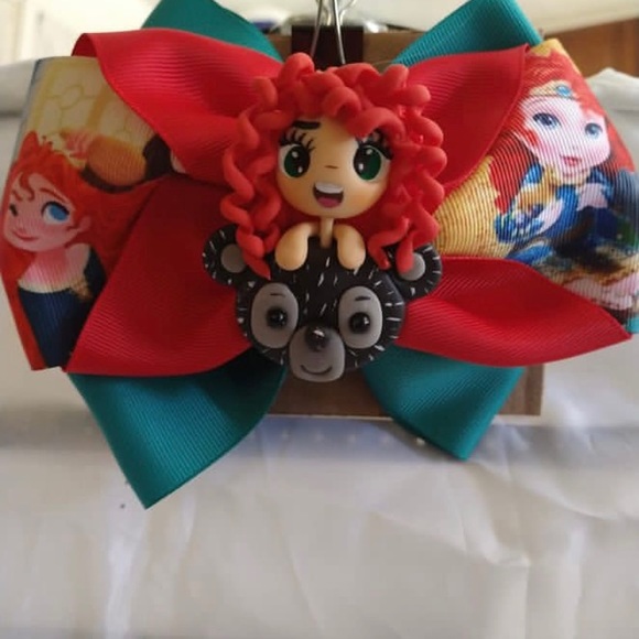 Hair accessories - Picture 1 of 2